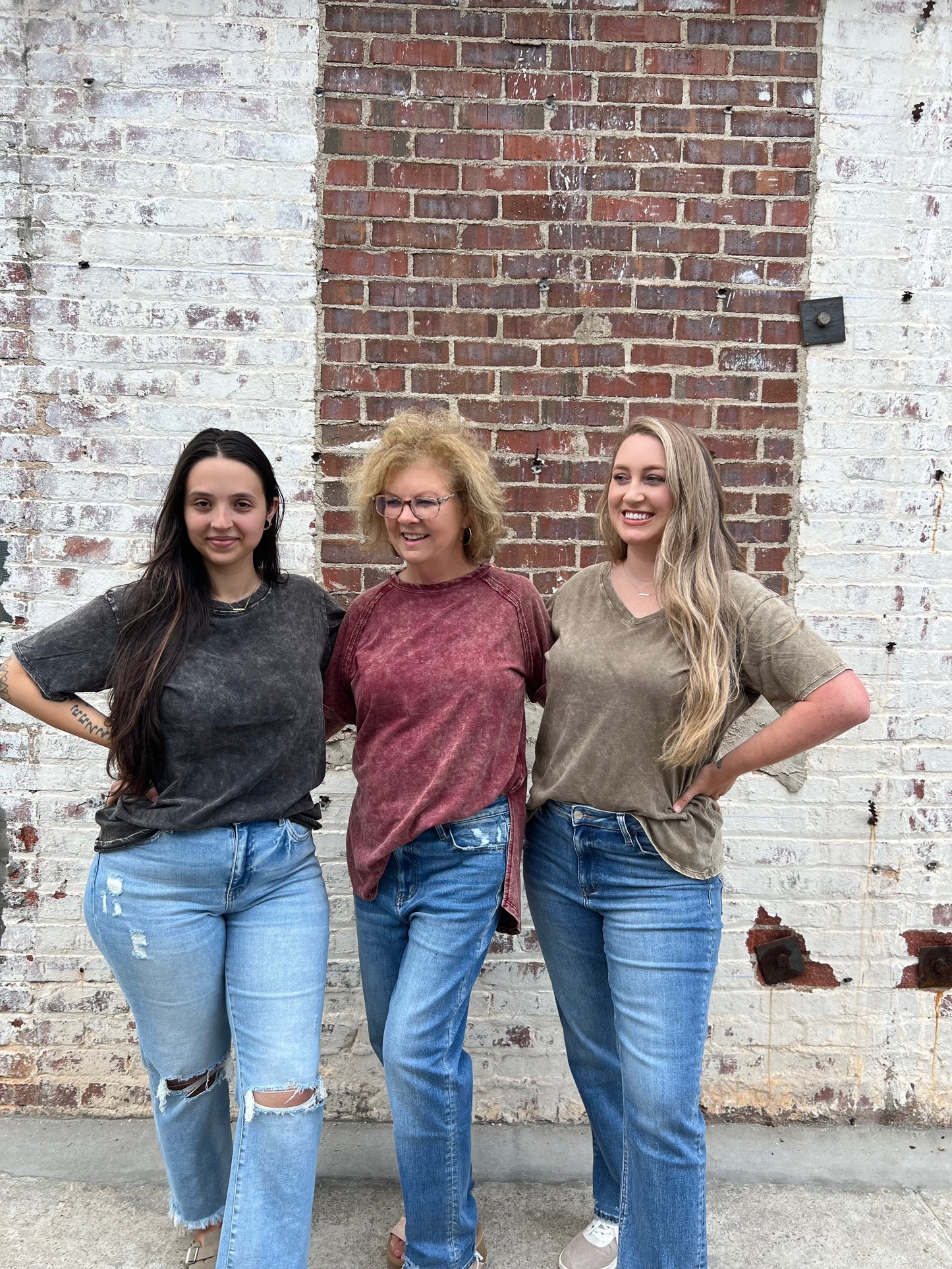 THE MOCHA V-NECK Light Shine Co.