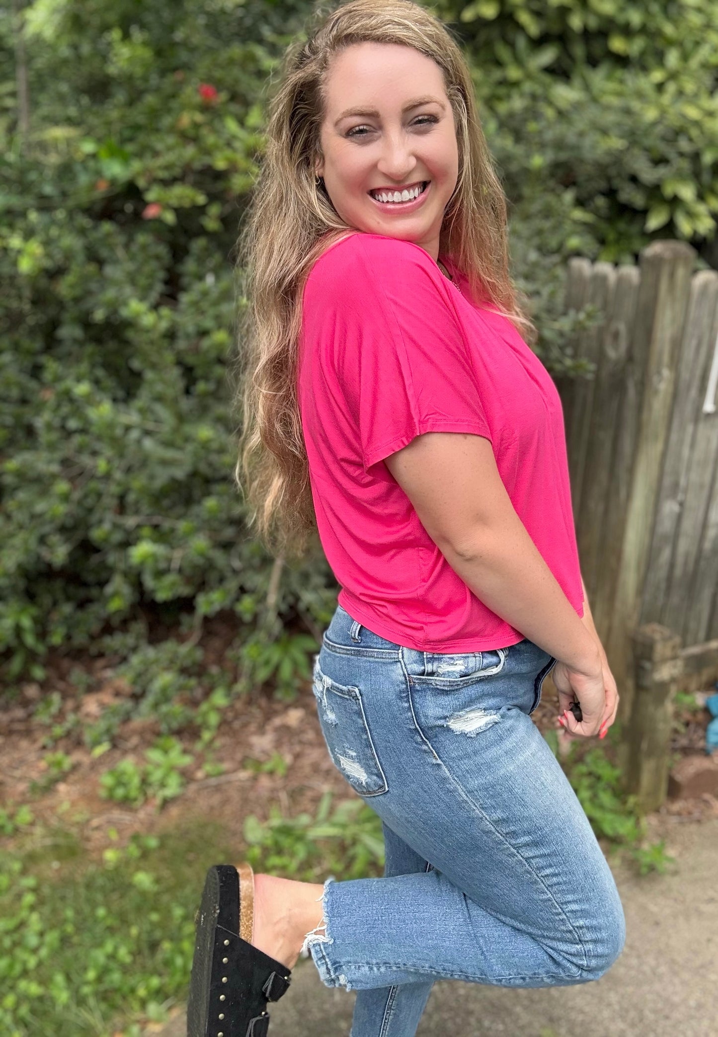 ON THE DAILY TOP - Hot Pink