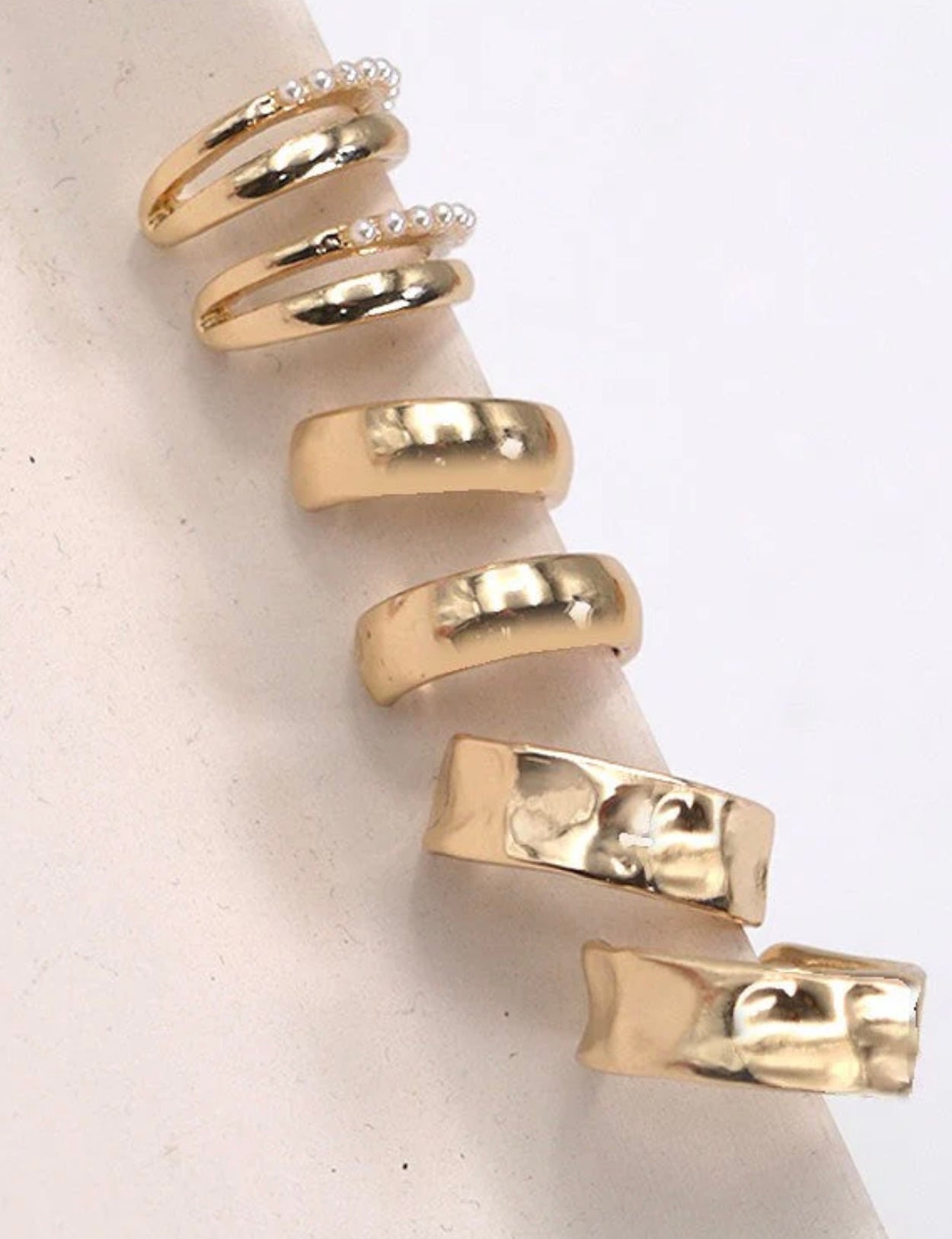 TRIO PEARL HUGGIE HOOP SET