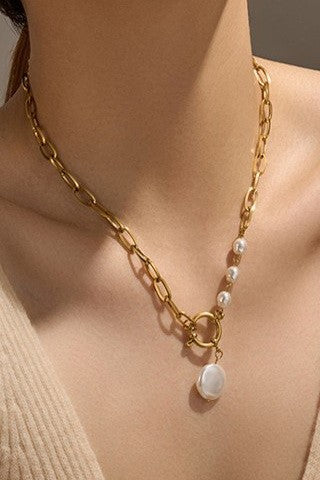 PEARLUX HALO NECKLACE