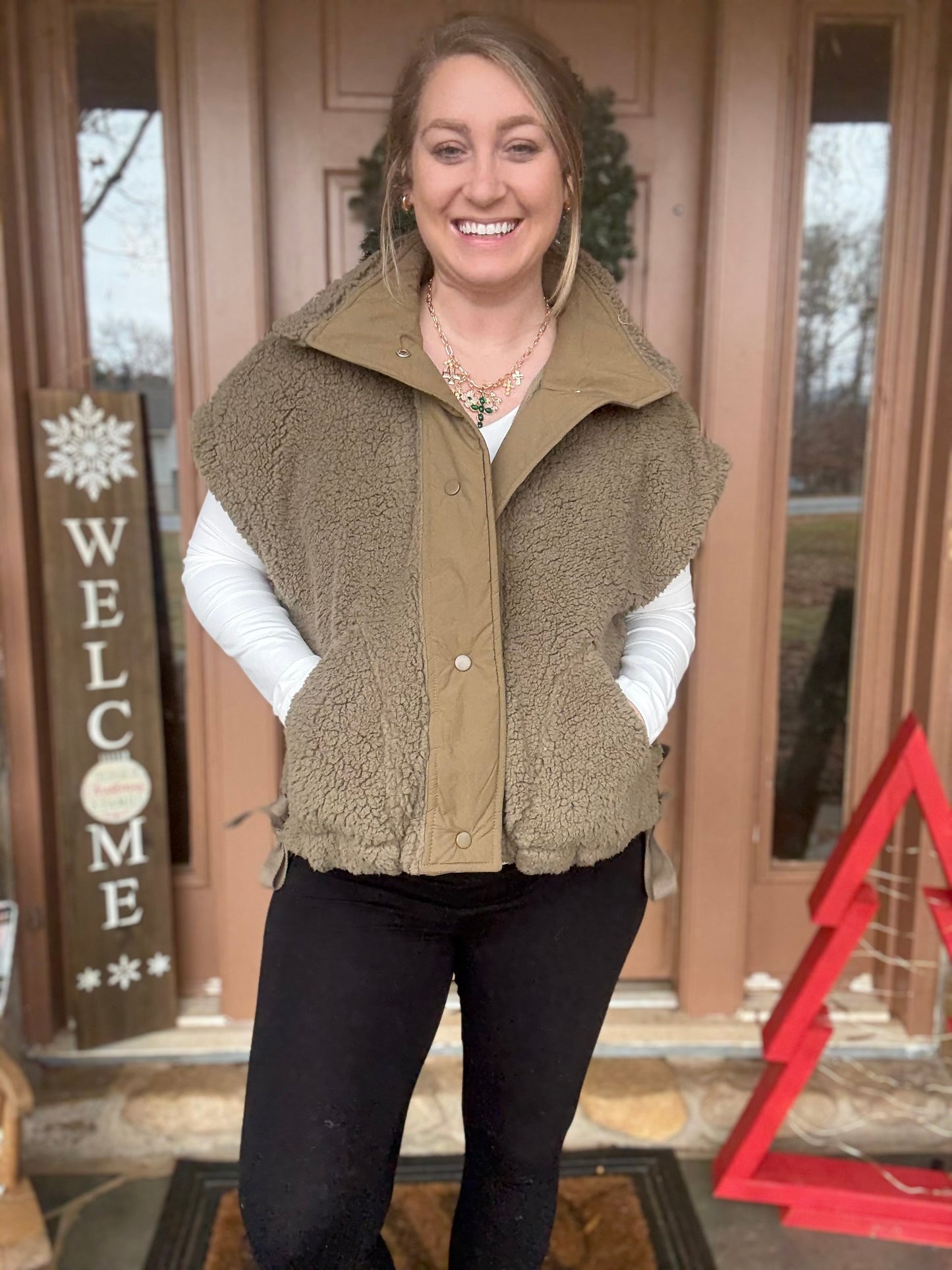 SIDE TIE SHERPA VEST - Olive