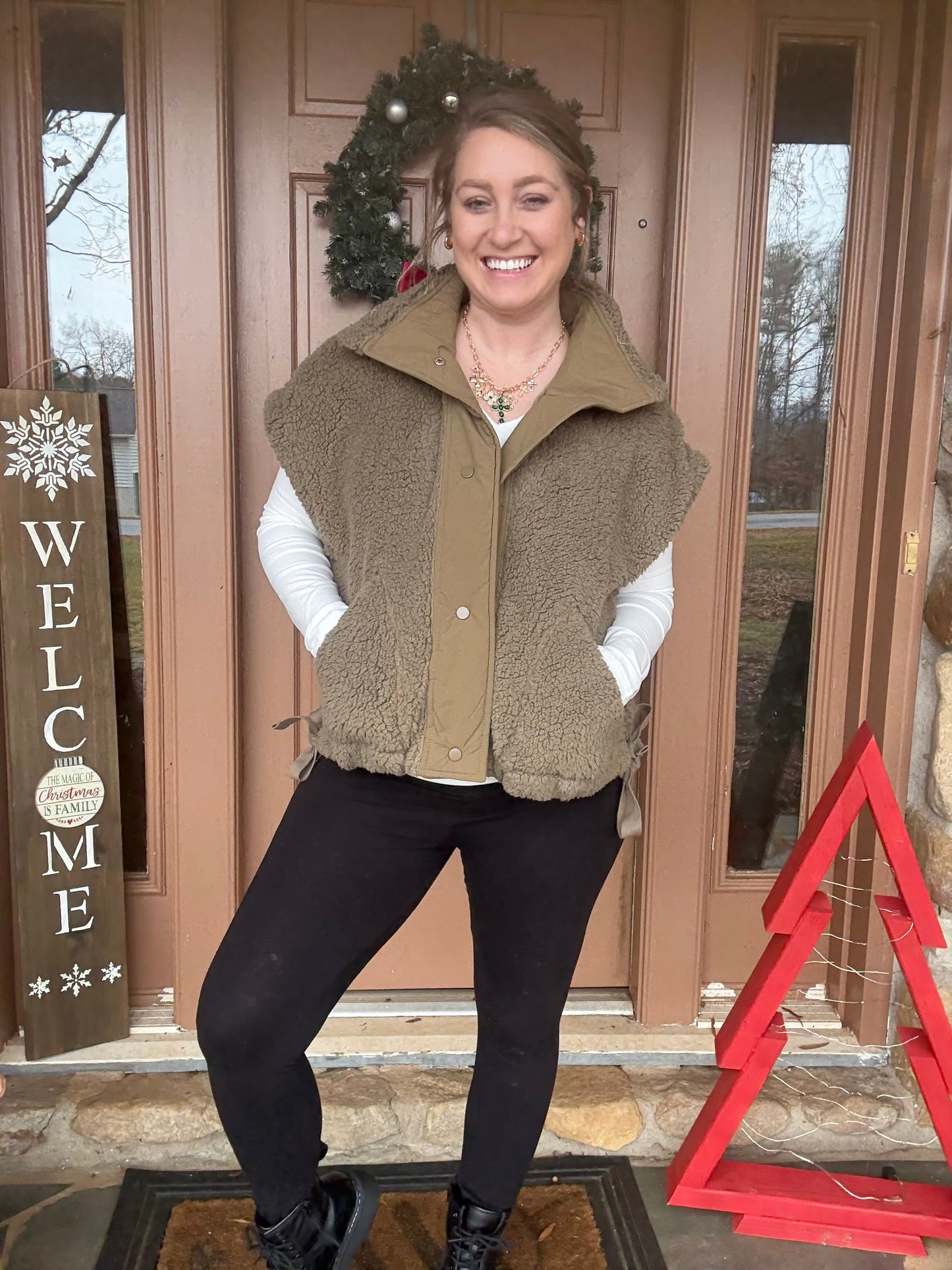 SIDE TIE SHERPA VEST - Olive