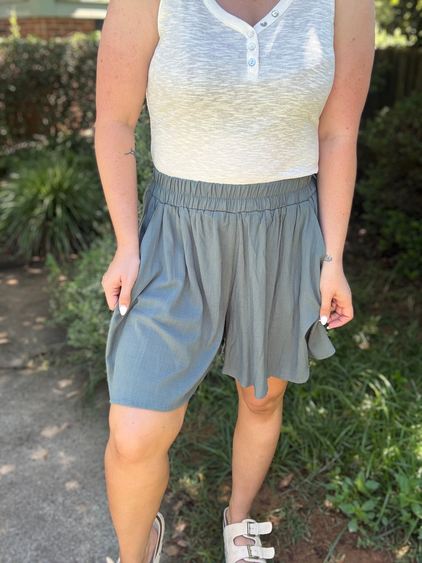 JADE FLOW SHORTS