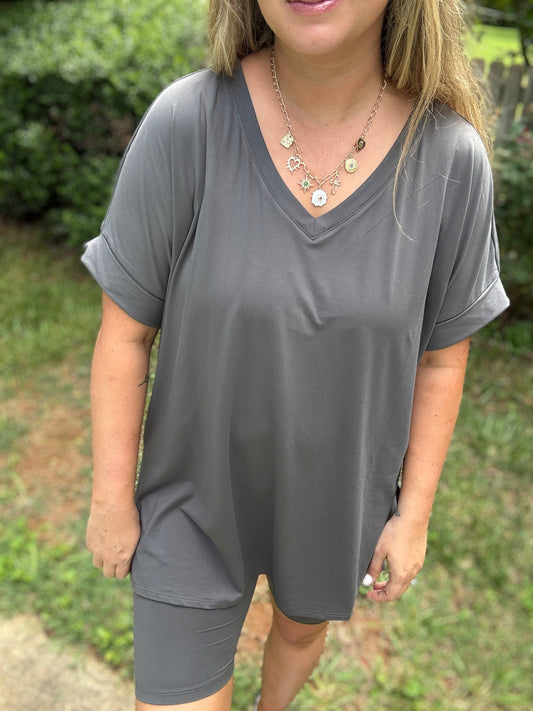 EVERYDAY ESSENTIAL (V-NECK) - BIKER SHORT SET/ Charcoal