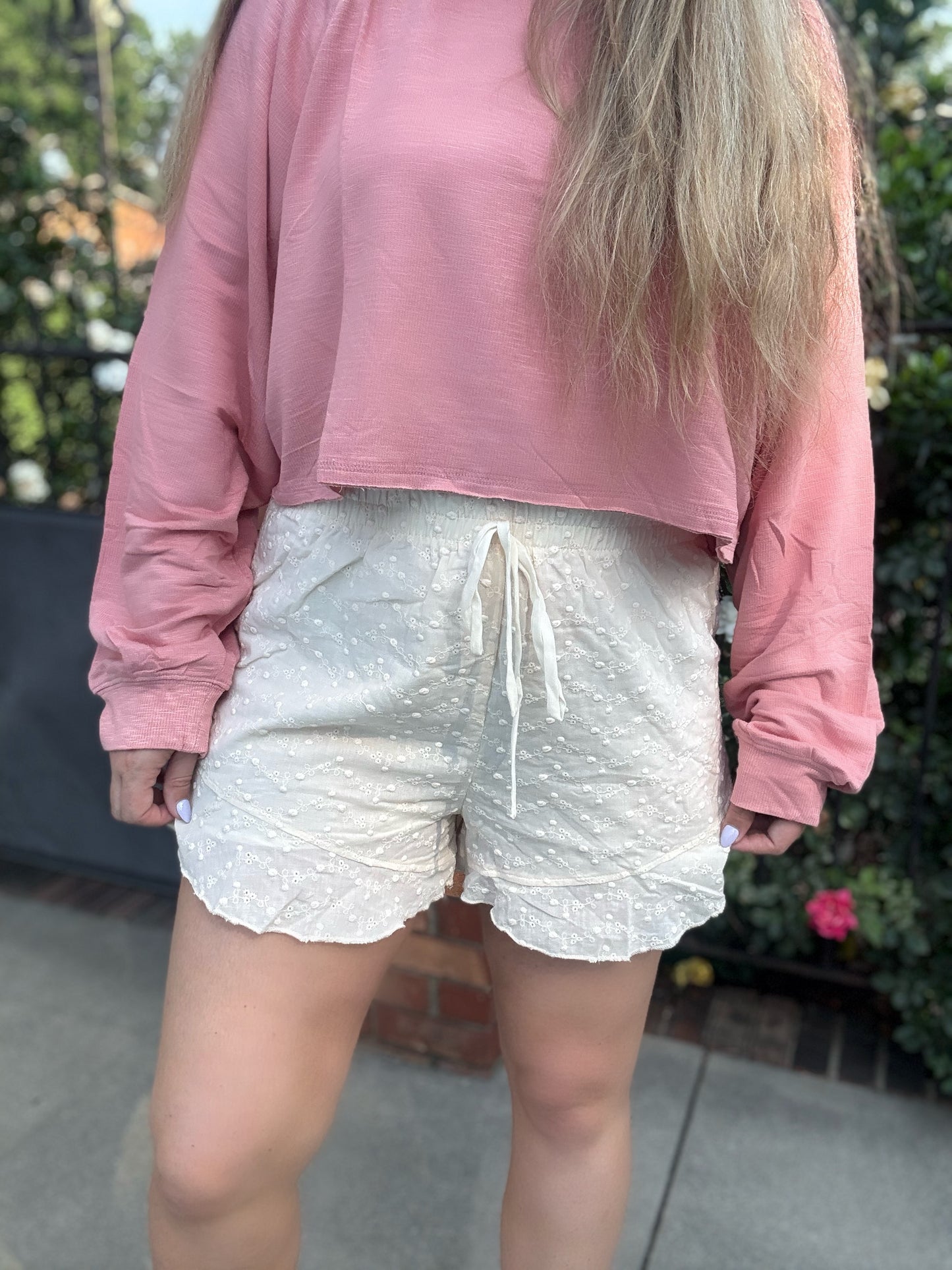 EYELET FRILL SHORTS