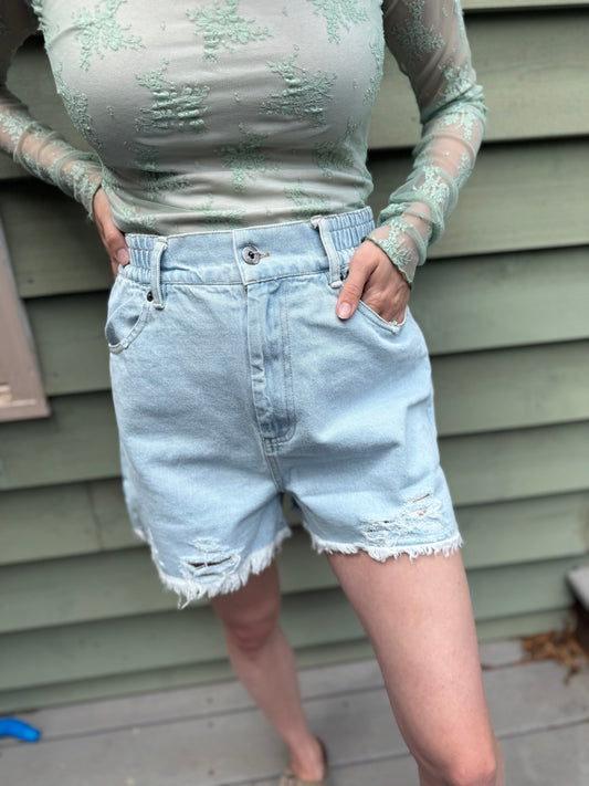 DAISY RISE - DENIM SHORTS