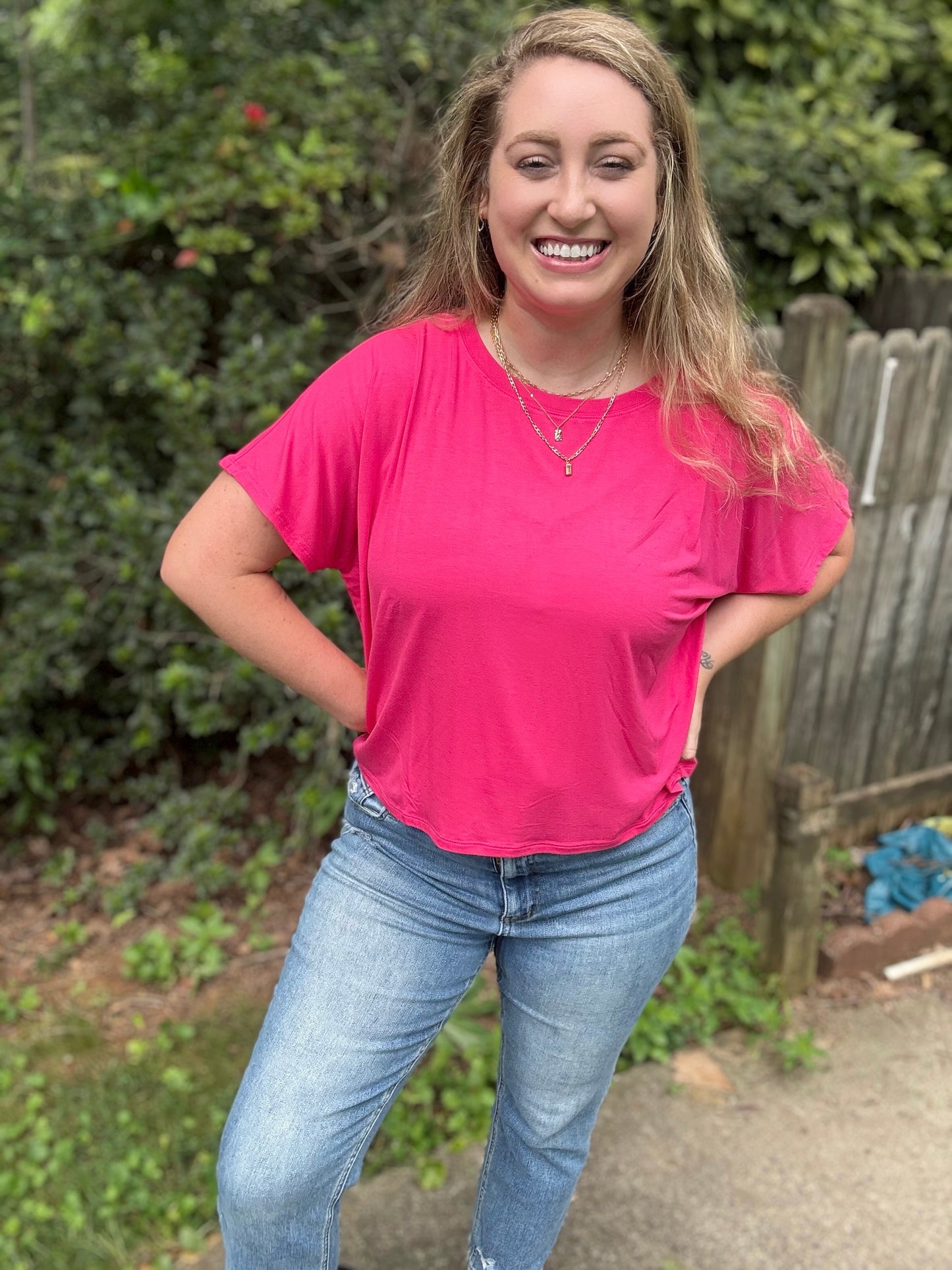 ON THE DAILY TOP - Hot Pink