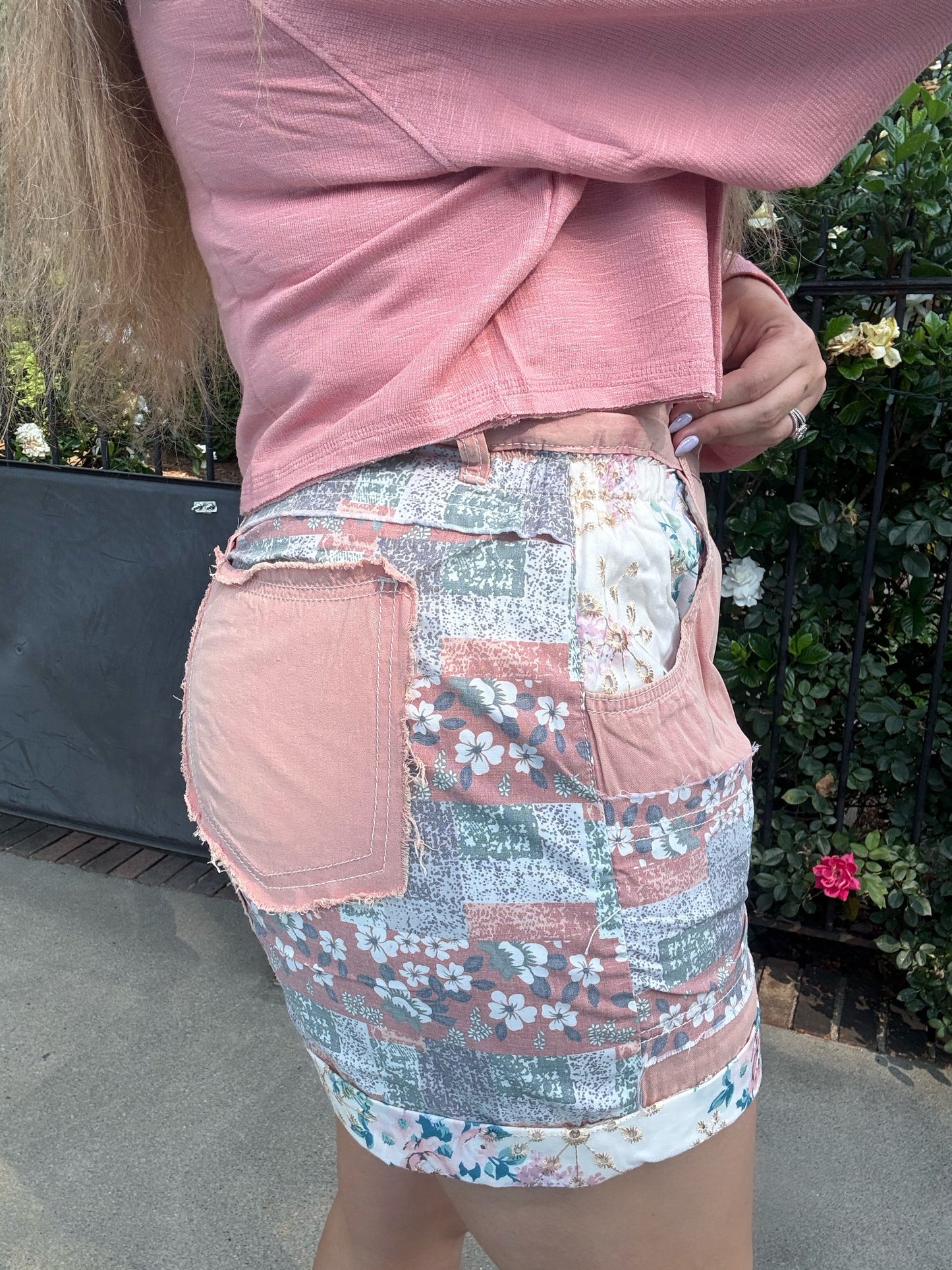 PATCHWORK FLORAL - SHORTS