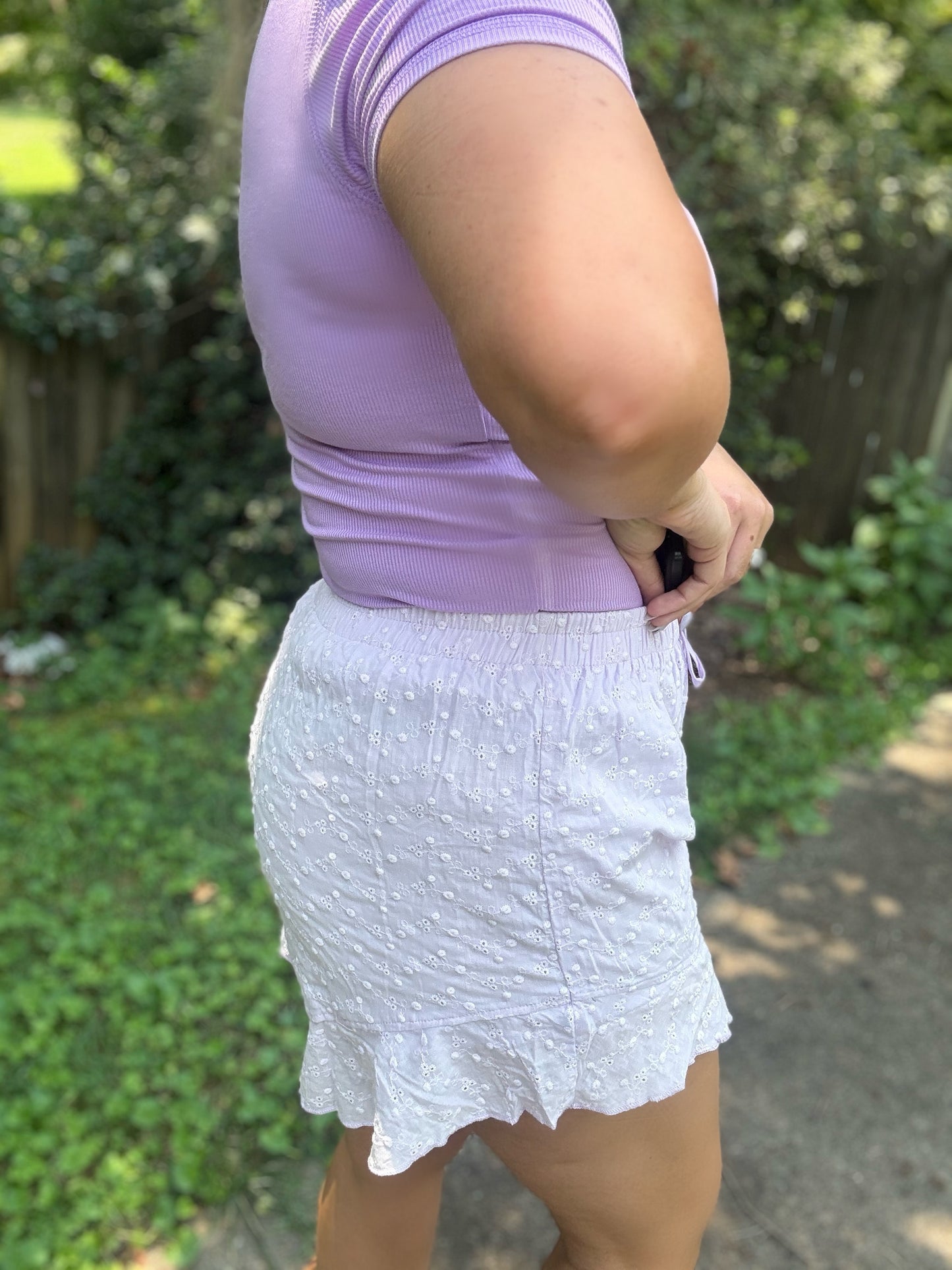 EYELET FRILL SHORTS - LAVENDER