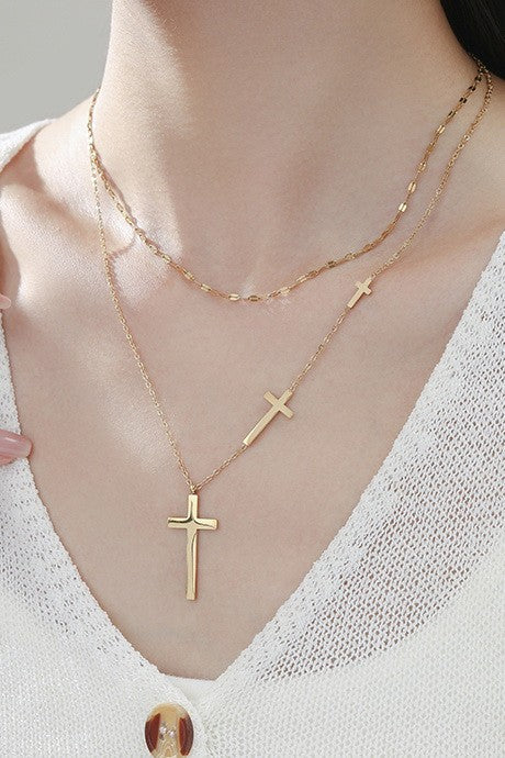TRI CROSS NECKLACE